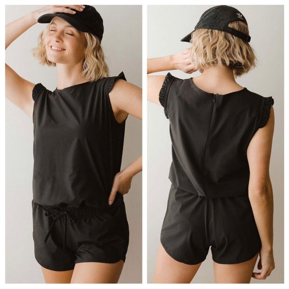 Albion Antigua Black Romper Sprinter Shorts Bottom Ruffle Shoulders Size Medium